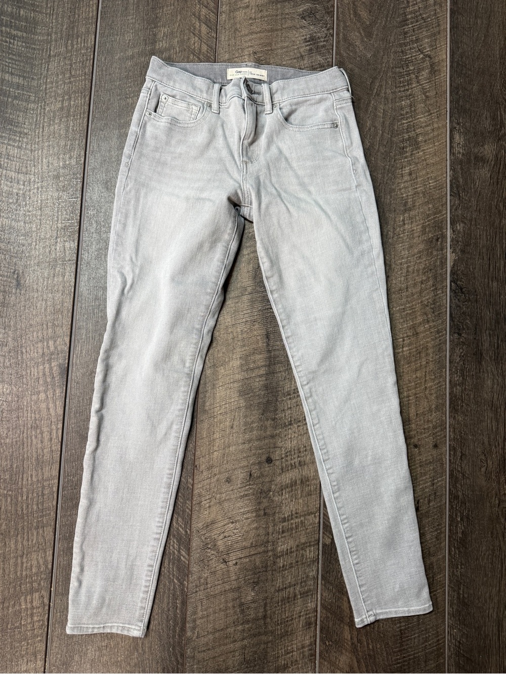 GAP Light Gray Women’s True Skinny Jeans